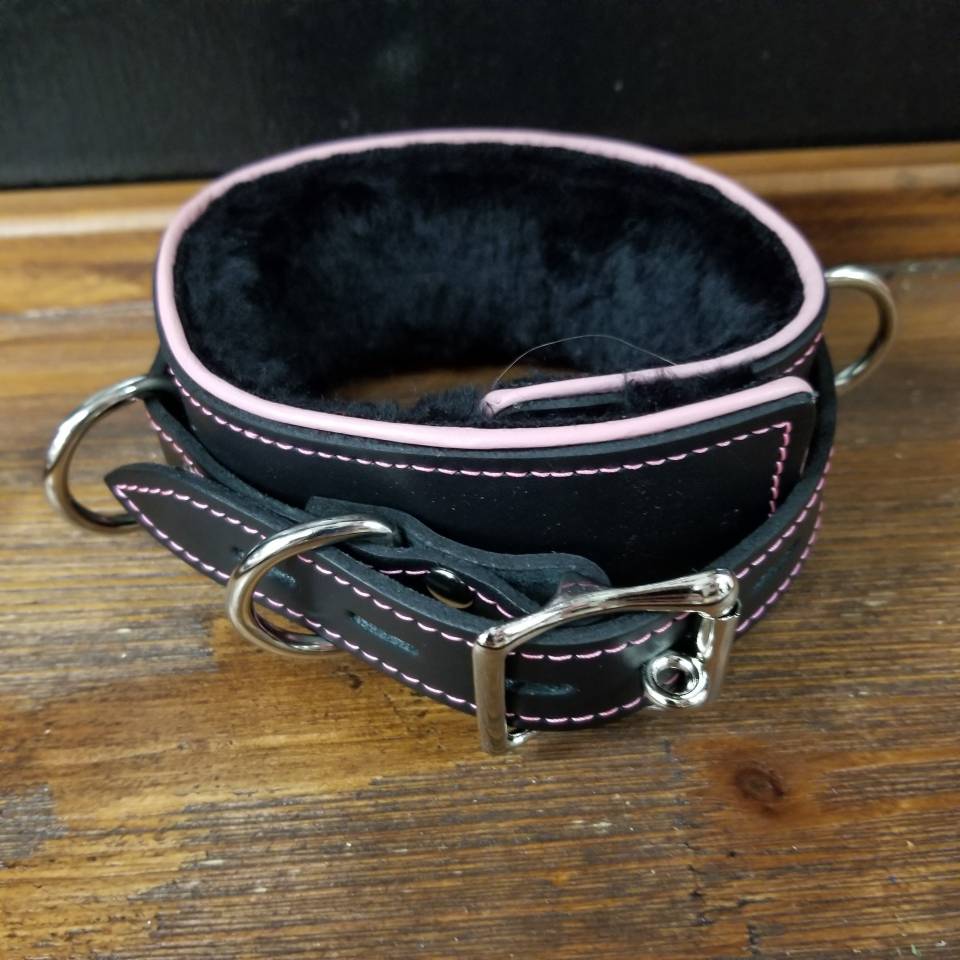 Ultimate Bondage Collar